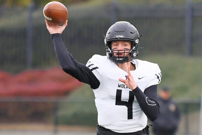 Tualatin.West-Linn.6A-football-semifinal.Leon-Neuschwander.32
